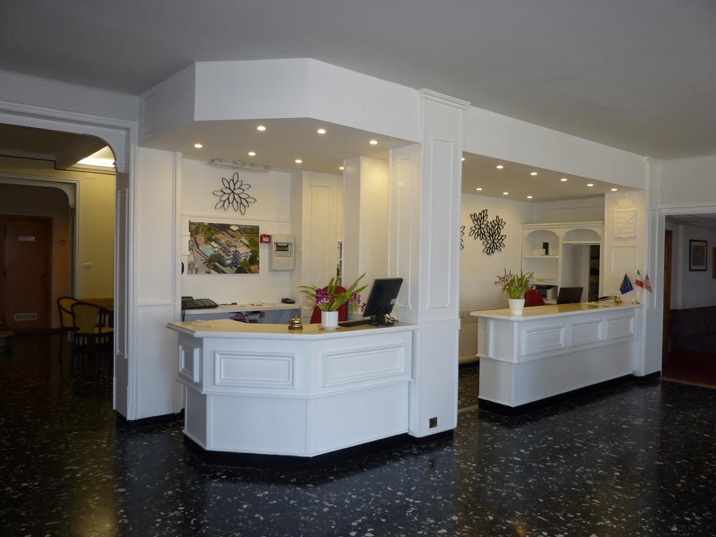 Hotel Ariston Montecarlo سانريمو المظهر الخارجي الصورة